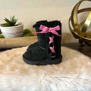 UGG PALA Black BOOTS Pink Ribbon 1017737T